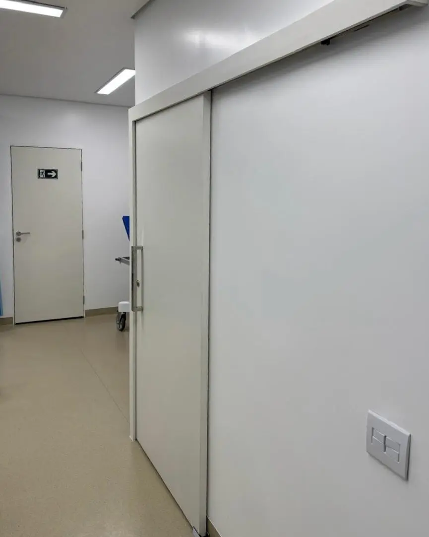 Obra com porta Pertinaz 6