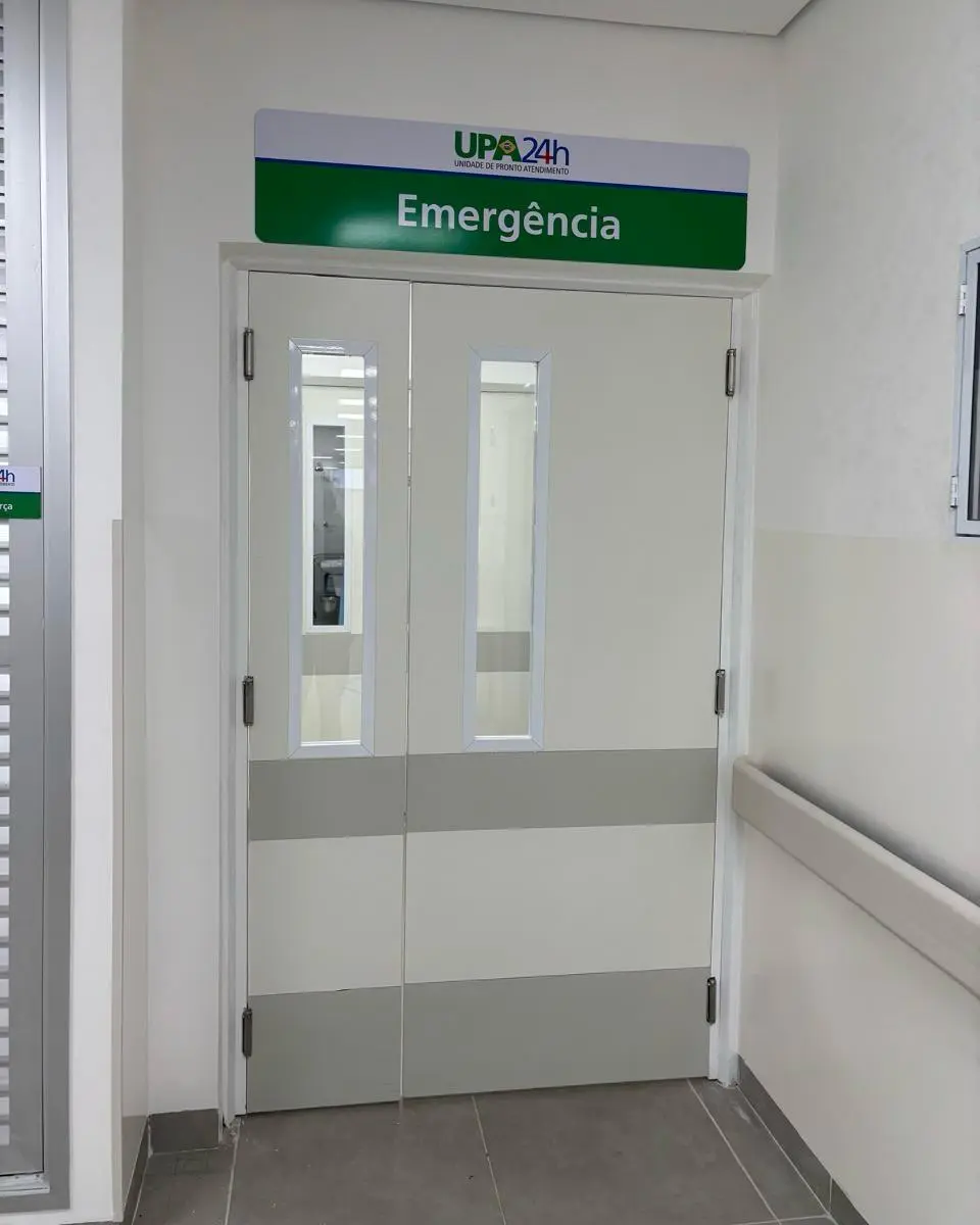 Obra com porta Pertinaz 7